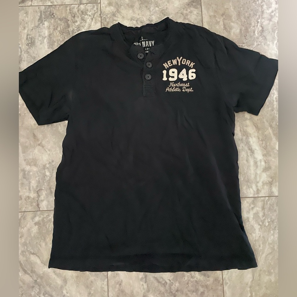 Old Navy Black Short Sleeve Tee